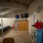 Mansardine Metropolitane شقة
